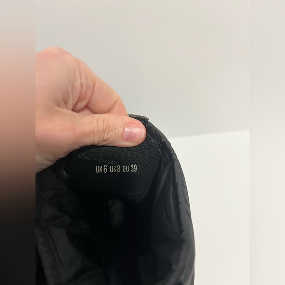 Hunter Original Short Quilted Lace-Up Boots in Navy women’s size 8 - Picture 7 of 7